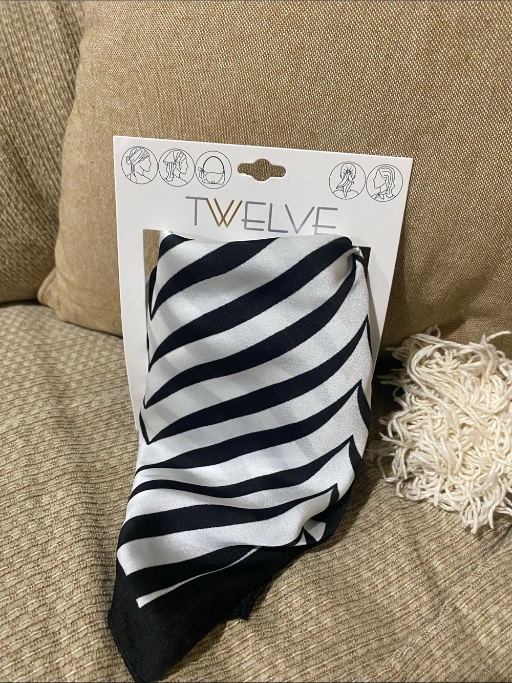 🦓 NWT Black and White Striped Satin Versatile Scarf - Neck or head